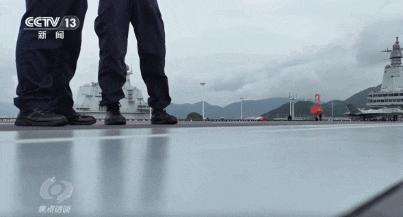 爆发力恐怖！福建舰电磁弹射超近画面“0帧”急停：歼-35等2秒起飞