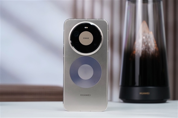 支持AI消除屏幕摩尔纹！华为Mate 80系列获推HarmonyOS 6.0.0.130 SP17