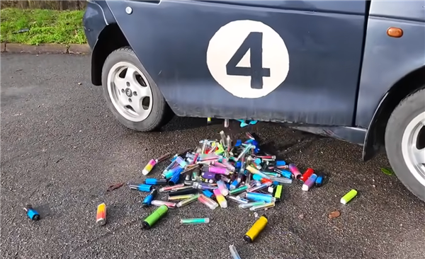 博主用500颗电子烟电池打造汽车动力电池：支持USB-C充电