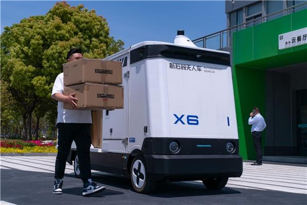 新石器CEO：无人车不会替代快递员 今年出海目标1万台