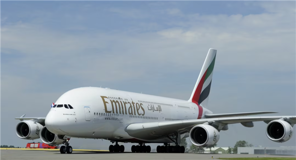 空客A380因尾流太强 万米高空中吹伤空客A320机上5人