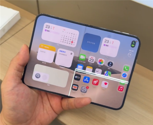 苹果回应iPhone Duo内屏开裂：大多数设备不受影响 用户可联系AppleCare换机